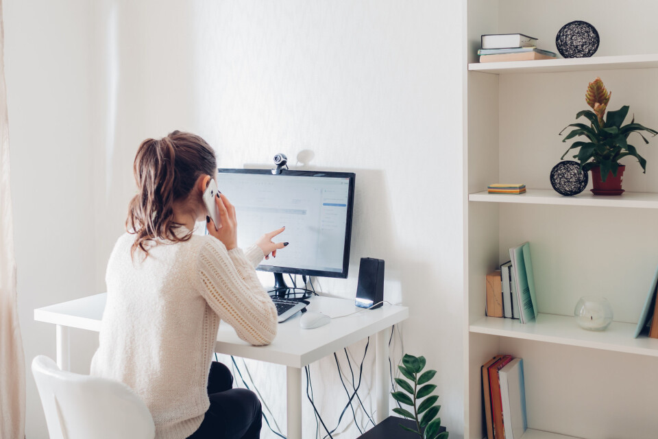 Flere og flere av oss vil kunne ende permanent opp med hjemmekontor deler av arbeidstiden. Men hvilke rettigheter har vi egentlig når arbeidsstedet flyttes fra kontoret til hjemme?