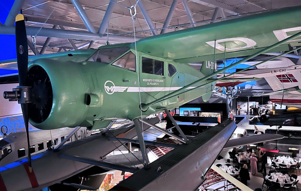 Widerøes kabinforening ble stiftet i 1981. Her er et gammelt sjøfly fra de såkalte gamle dager, stilt ut under den forsinkede 40-årsmarkeringen i Bodø. Foto: Privat.