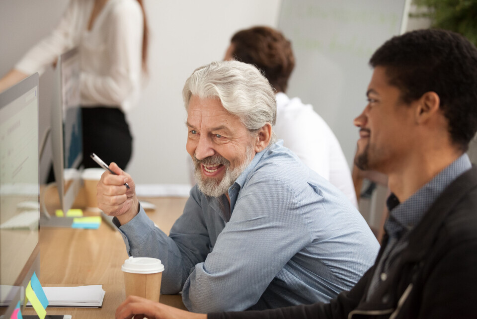 Arbeidstakere over 60 år trives stort sett godt i jobben sin, viser Norsk seniorpolitisk barometer. Illustrasjonsfoto: gettyimages