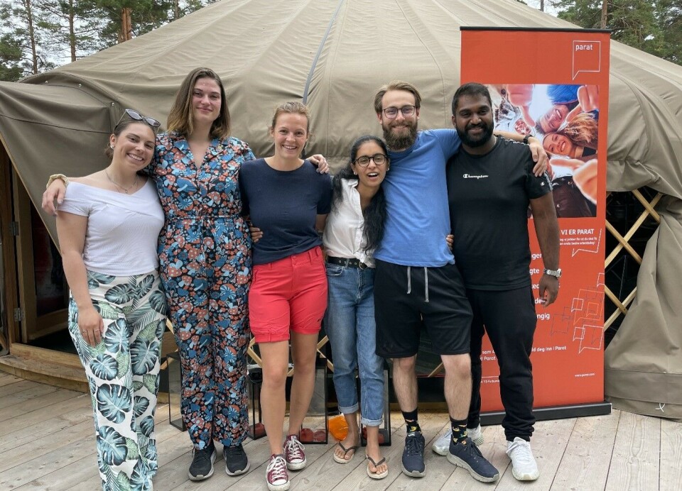 Fra venstre: Greta Andersen, Elisabeth Hjelm, Marte R. Hoel, Luvleen Kaur, Håkon Hægeland og Sanosh Senthilkumar. (Ina J. Wannebo var ikke til stede når bildet ble tatt) Foto: Unn Kristin Johnsen, Parat