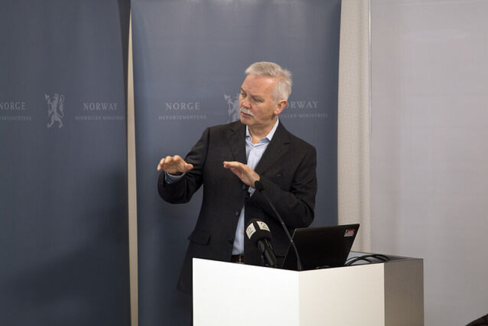 Ådne Cappelen, leder av Det tekniske beregningsutvalget for inntektsoppgjørene (TBU), presenterer utvalgets foreløpige rapport ved en tidligere anledning. Foto: Jan Richard Kjelstrup/ASD