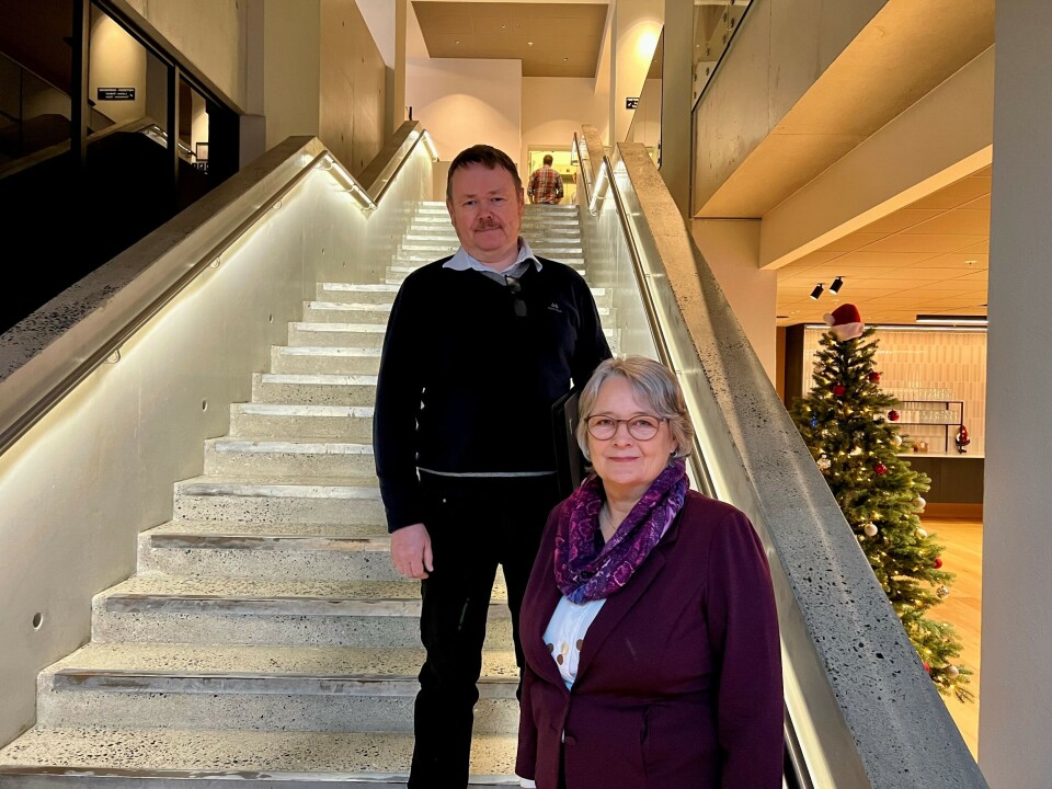 Anne-Gro Årmo, leder i ThsF, og nestleder i regionavdelingen i Parat, Bjørn Are Sæther. Foto: Ulrik Øen Johnsen.
