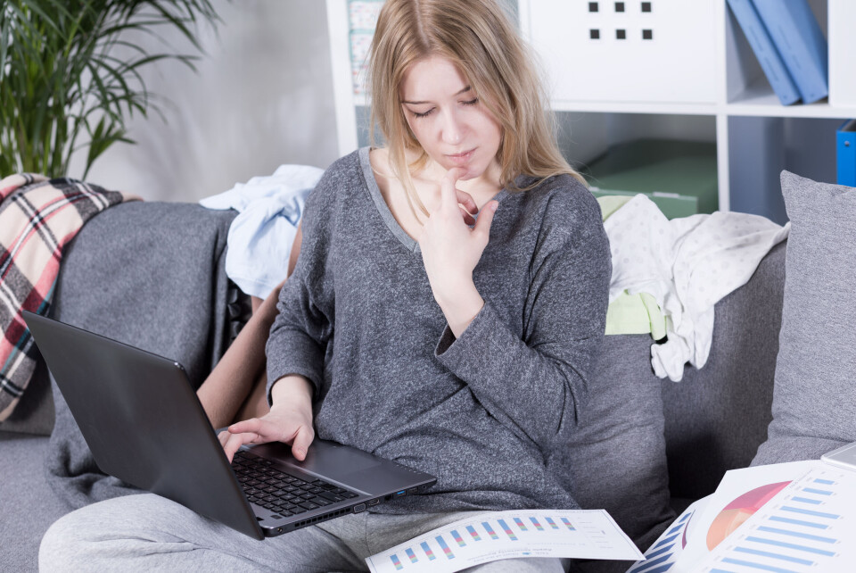 Regjeringen oppfordrer til hjemmekontor. Mange velger joggebuksa, og lar kontorklærne henge i skapet . Foto: IStock