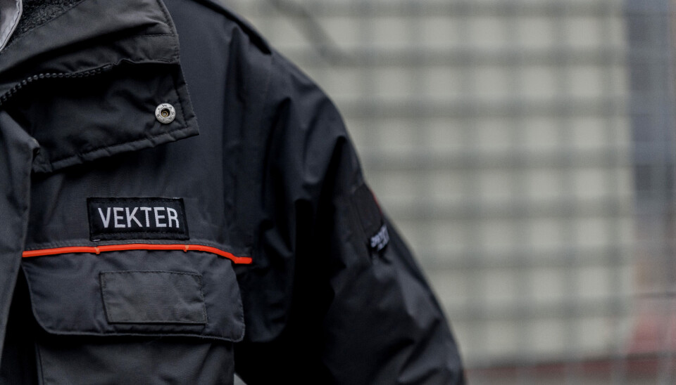 Vektere står i frontlinjen for å opprettholde orden, men møter stadig mer vold og trusler på jobb. Nå krever bransjen sterkere juridisk vern i straffeloven for å sikre bedre beskyttelse.