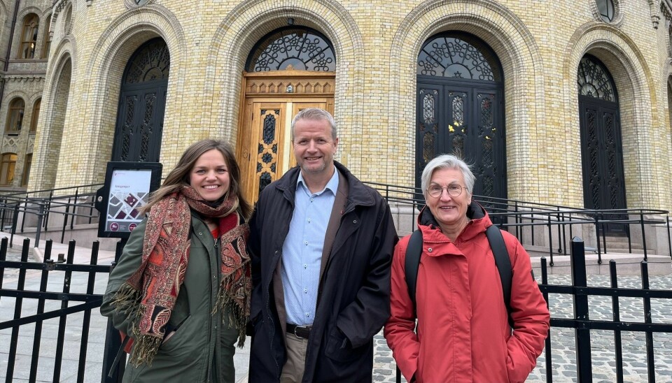 Leder i Norges Politilederlag, Kjetil Ravlo, og organisasjonssekretær Wenche Bjørngaard, sammen med nestleder i Parat politiet, Kristin Galteland (t.v.).