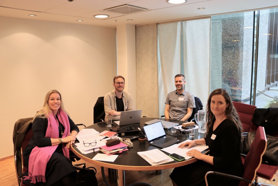 F.v. Tale Rognerud fra Handelshøyskolen BI, Hans Petter Hoff fra Noroff og Robert Phillips fra Oslo International School, med forhandlingsleder fra Parat, Katrine Roald.