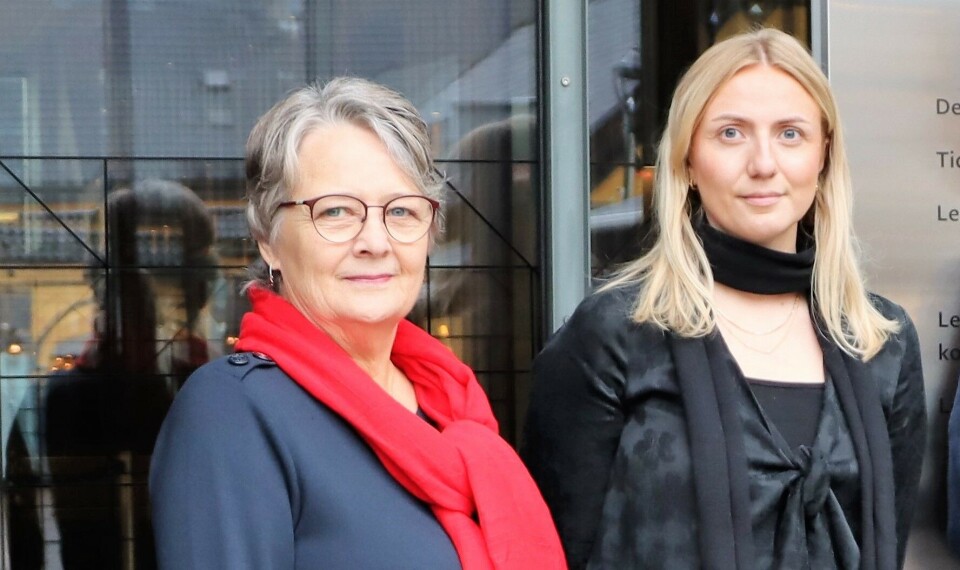 Leder for tannhelsesekretærene i Parat, Anne-Gro Årmo (tv) og forhandler Tonje Krakeli Sneen, er fornøyd med at de nå har på plass en ny mønteravtale for privat sektor Foto: Marianne Baksjøberg/Parat