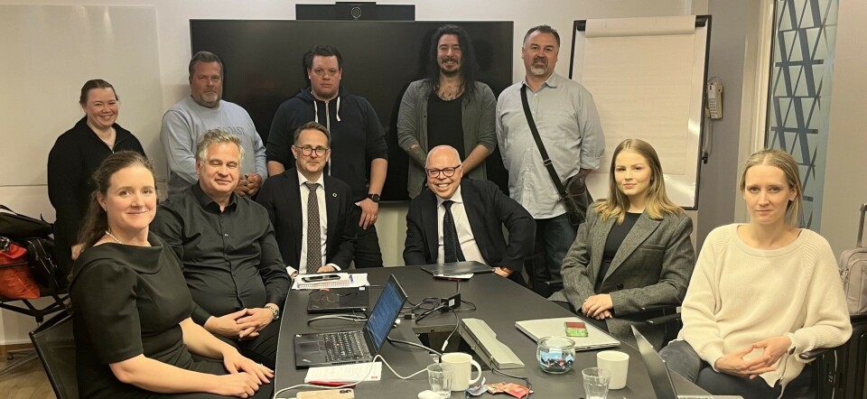Her er Parat-utvalget som jobbet frem løsningen. Fremste rekke Katrine Roald og Kjell Morten Aune Parat, Mats Ruland og Richard Saue meklere, Mari Indgjerdingen og Linn Catrine Sjølund Norsk Industri. Andre rekke forhandlingsutvalget: Trine Vikse fra SAFE, Erik Hansen fra Autronica, Kristoffer Moi fra Andersen Mek Verksted, Nikola Pavlovic fra Kongsberg og Frode Roberto Rettore fra Isonor STS.