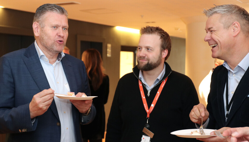 F.v.: Kjell Frode Vik, administrerende direktør i Avarn Security; Kjell Åge Ludvigsen, hovedtillitsvalgt for Parat og Lars Petter Larsen, forhandler i Parat F.v.: Kjell Frode Vik, administrerende direktør i Avarn Security; Kjell Åge Ludvigsen, hovedtillitsvalgt og Lars Petter Larsen, forhandler i Parat feirer med kake hos NHO onsdag 24.04.24