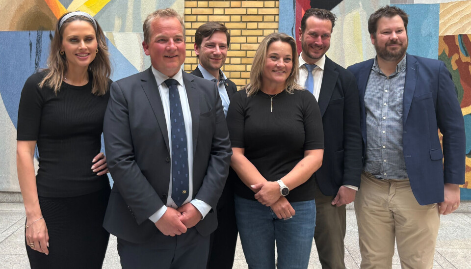 Parat politiets Einar Tolo-Kaldhol (t.h) møter justiskomiteen på Stortinget. F.v.: Ingvild Wetrhus Thorsvik (V), Sveinung Stensland (H), Andreas Sjalg Unneland (SV), Unn Alma Skatvold (PF), Helge Andre Njåstad (FrP)