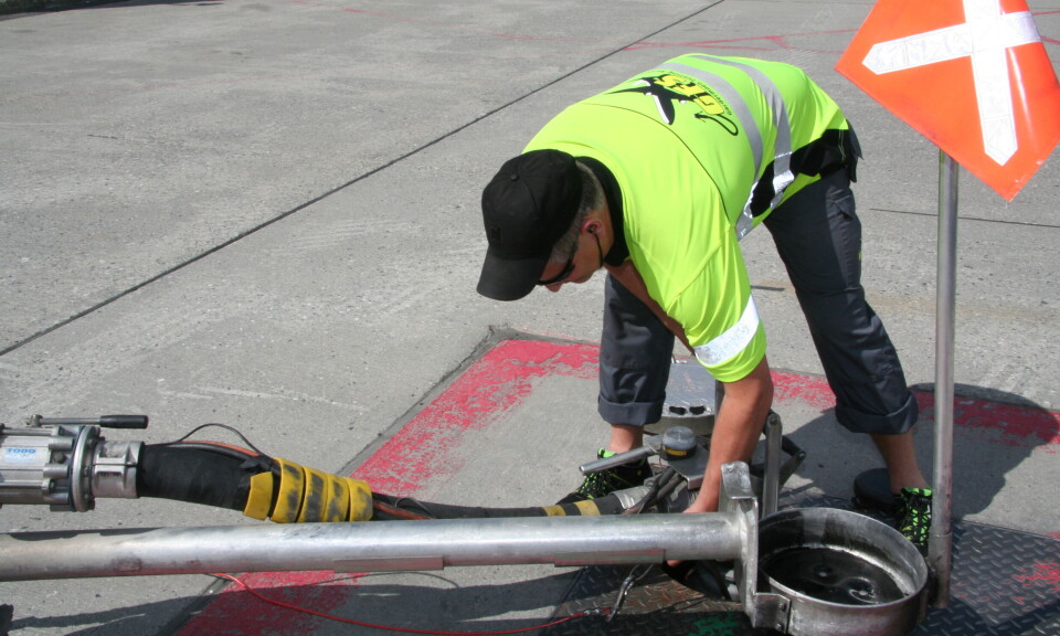 Nå skal lønna for ansatte som leverer drivstoff til fly forhandles. Gardermoen Fuelling OSL