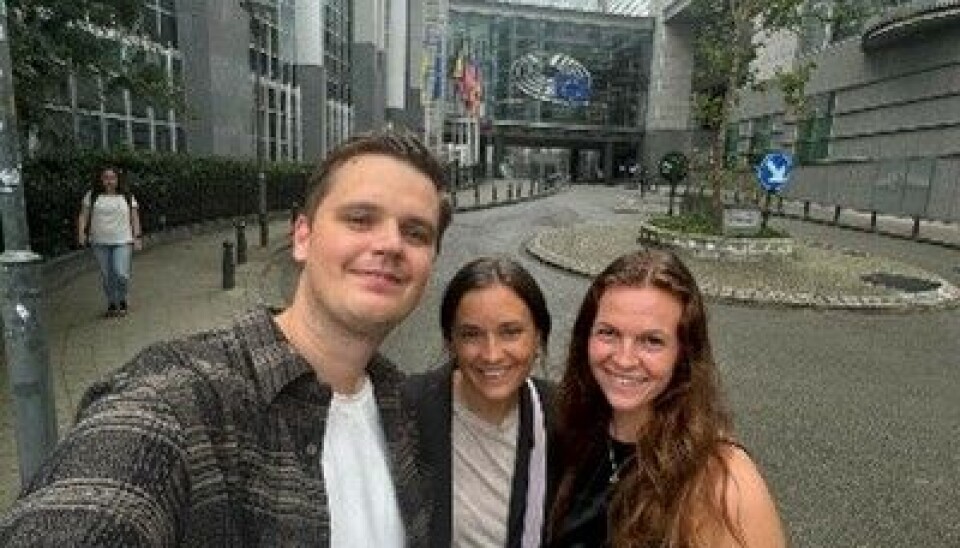 Deltakere fra den svenske fagforeningen Fäckforbundet ST sammen med Marte Raknerud Hoel, leder av Parat UNG.