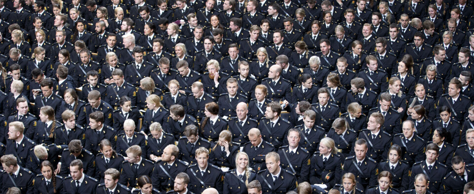 Politihøgskolen i Oslo får sine vitnemål under en seremoni i Oslo Rådhus fredag ettermiddag.
