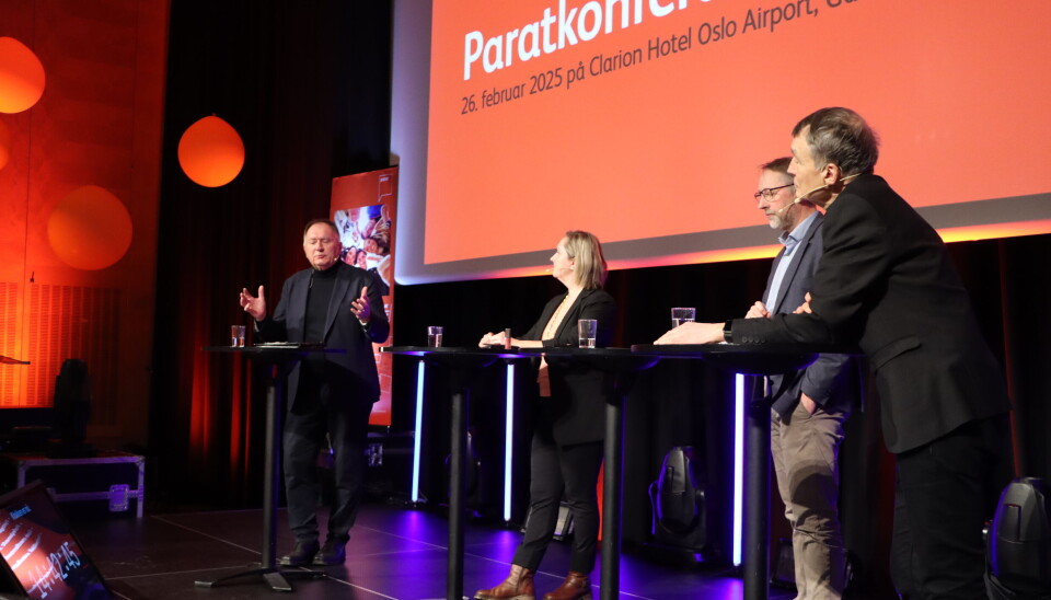 Fra venstre: Tidligere forsvarssjef Sverre Diesen, førsteamanuensis Hilde Eliassen Restad, PRIO-direktør Henrik Urdal og journalist og politisk analytiker Aslak Bonde i en engasjert diskusjon om verdens sikkerhetssituasjon, demokratiutvikling og globale konflikter.