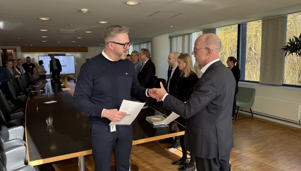 YS-leder Hans-Erik Skjæggerud og NHO-leder Ole Erik Almlid møtes for å starte lønnsforhandlingene. YS krever reallønnsvekst for sine medlemmer, mens NHO understreker behovet for et ansvarlig oppgjør.