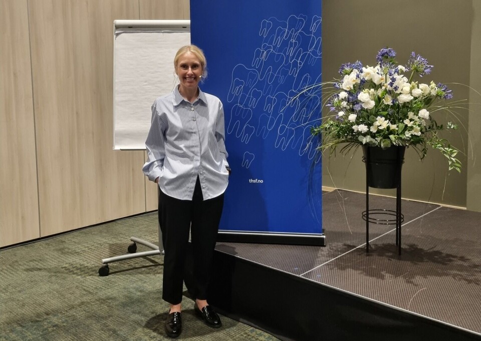 Karen Marie Giltvedt holdt et sterkt innlegg om utfordringer pasienter kan møte også etter at kreftbehandlingen er over – kunnskap som gir tannhelsesekretærer viktig innsikt i pasientmøtet.