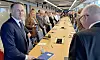 Meklingsinnspurt i statsoppgjøret 26.05.26.. Riksmekler Mats Ruland til venstre.